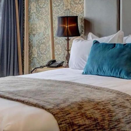The New Hobbit Hotel Rooms Галифакс Экстерьер фото